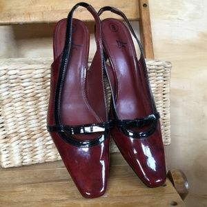 Life Stride low heel slingback maroon & black